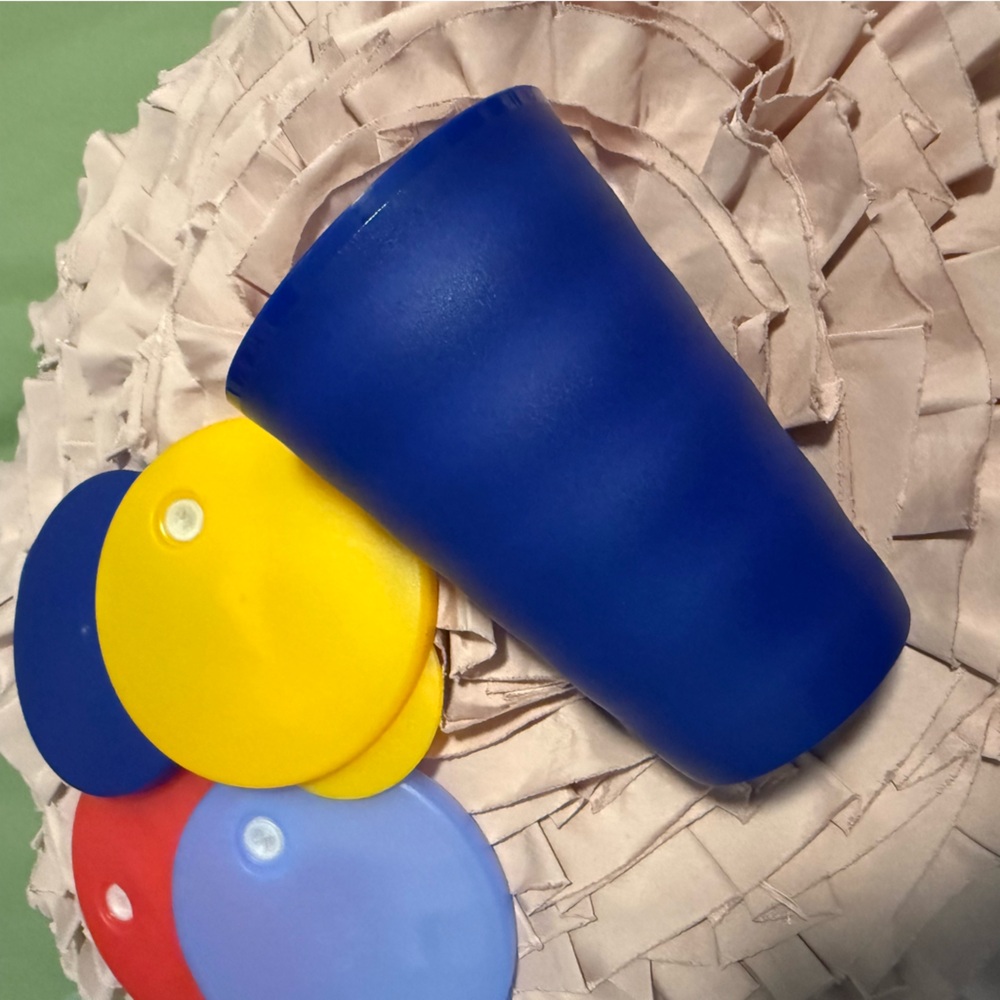 Set of 4 Tupperware Colorful Plastic Cup and Lid Set